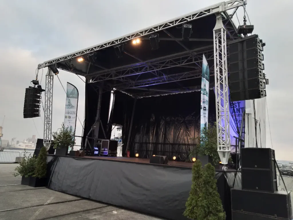 Europodium Matériels Services : Constructeur et fabricant de scènes mobiles et fixes en Europe